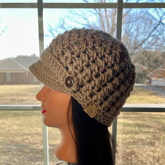 Women's Hand Crochet Newsboy Chunky Hat with wooden beads - ONE OF A KIND - NEW - Picture 2 of 9
